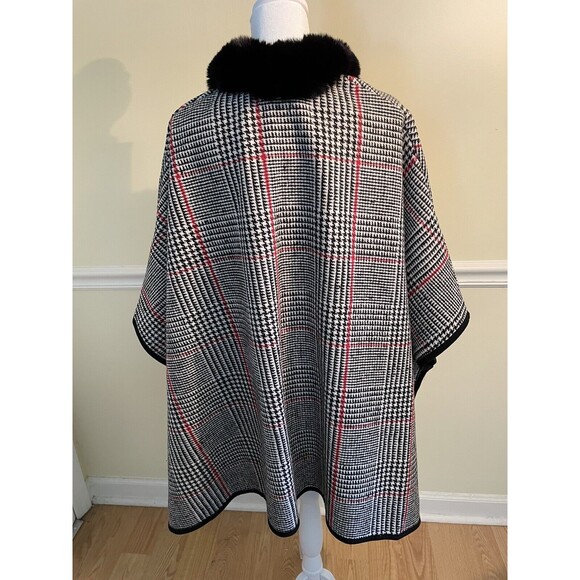 Jones Of NY Women's One Size Houndstooth Wrap Poncho with Black Faux Fur Collar - Picture 3 of 5